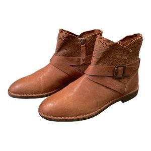 NWOT Trask Brown Leather 1/2” Booties Side Zip With Buckle Womens Size 7